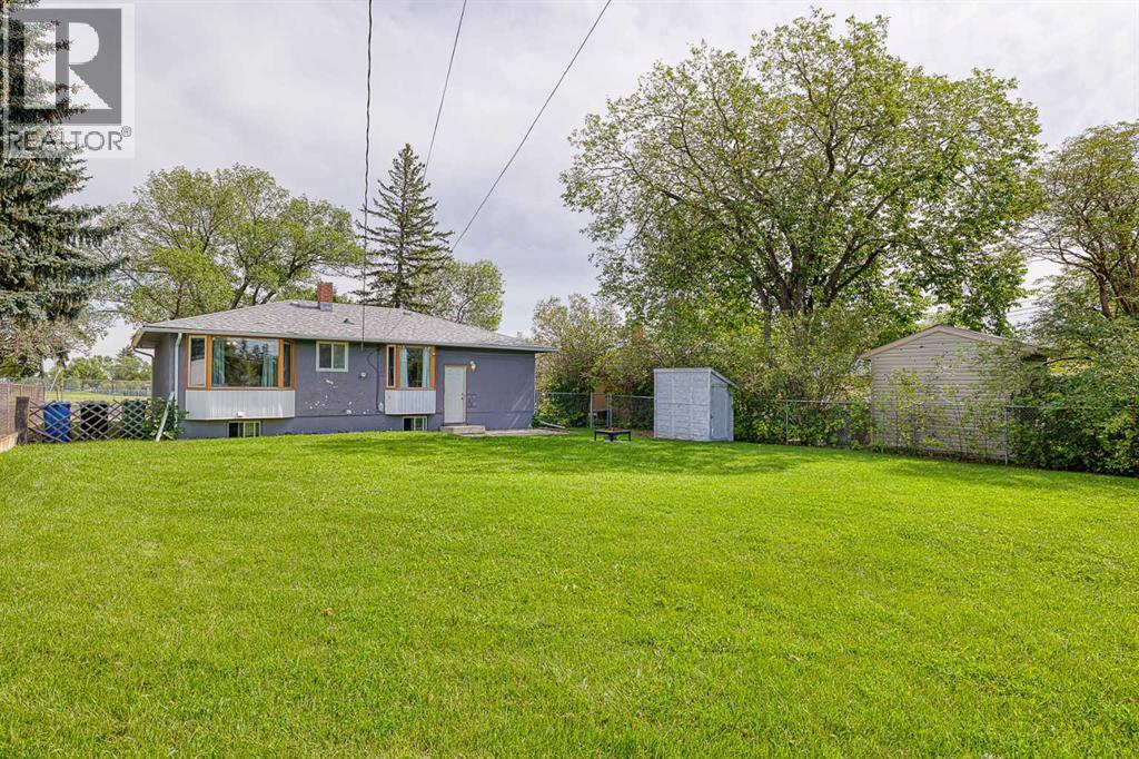Single Family House Bungalow for Sale in  Thornhill Drive NW Thorncliffe Calgary 