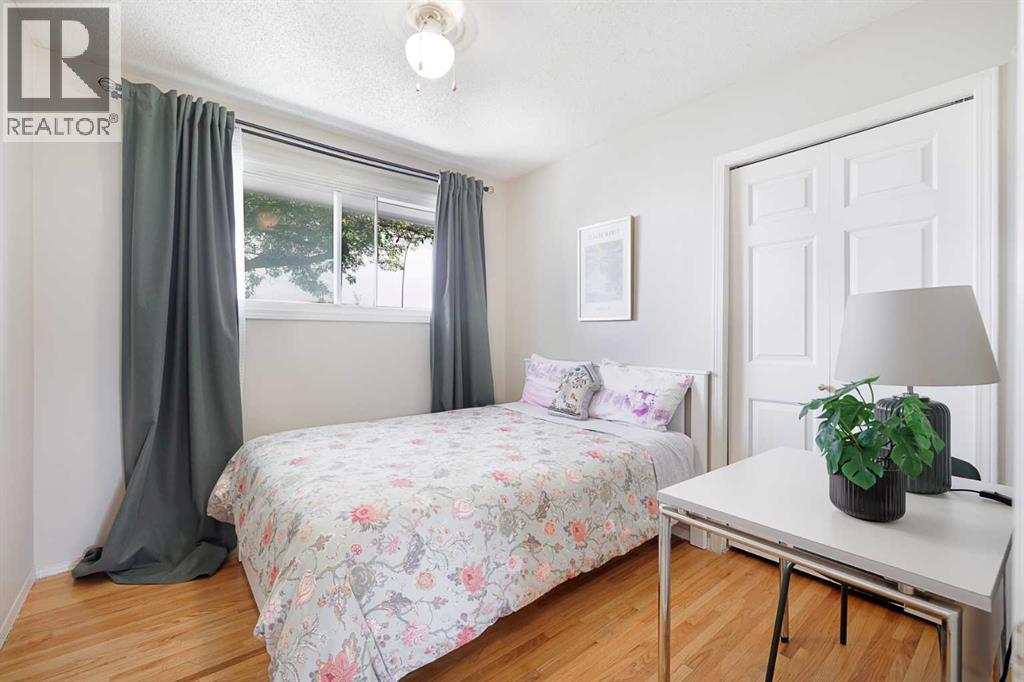 Single Family House Bungalow for Sale in  Thornhill Drive NW Thorncliffe Calgary 