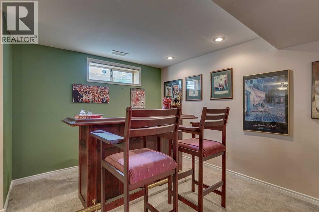 Single Family House for Sale in  Douglasbank Crescent SE Douglasdale/Glen Calgary 