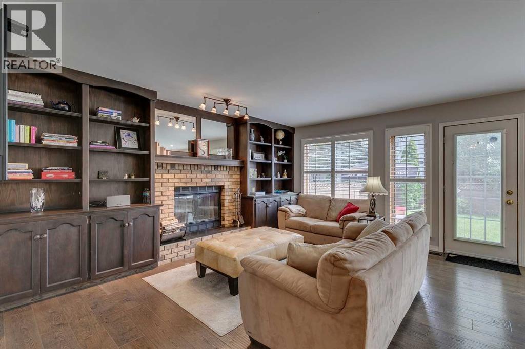 Single Family House for Sale in  Douglasbank Crescent SE Douglasdale/Glen Calgary 