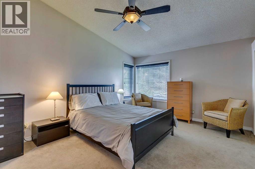 Single Family House for Sale in  Douglasbank Crescent SE Douglasdale/Glen Calgary 
