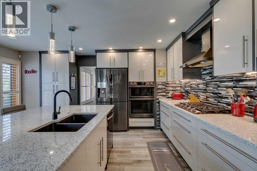 Single Family House for Sale in  Douglasbank Crescent SE Douglasdale/Glen Calgary 