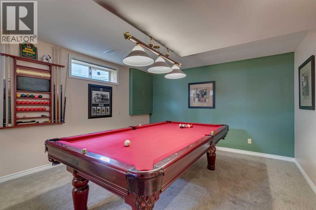 Single Family House for Sale in  Douglasbank Crescent SE Douglasdale/Glen Calgary 