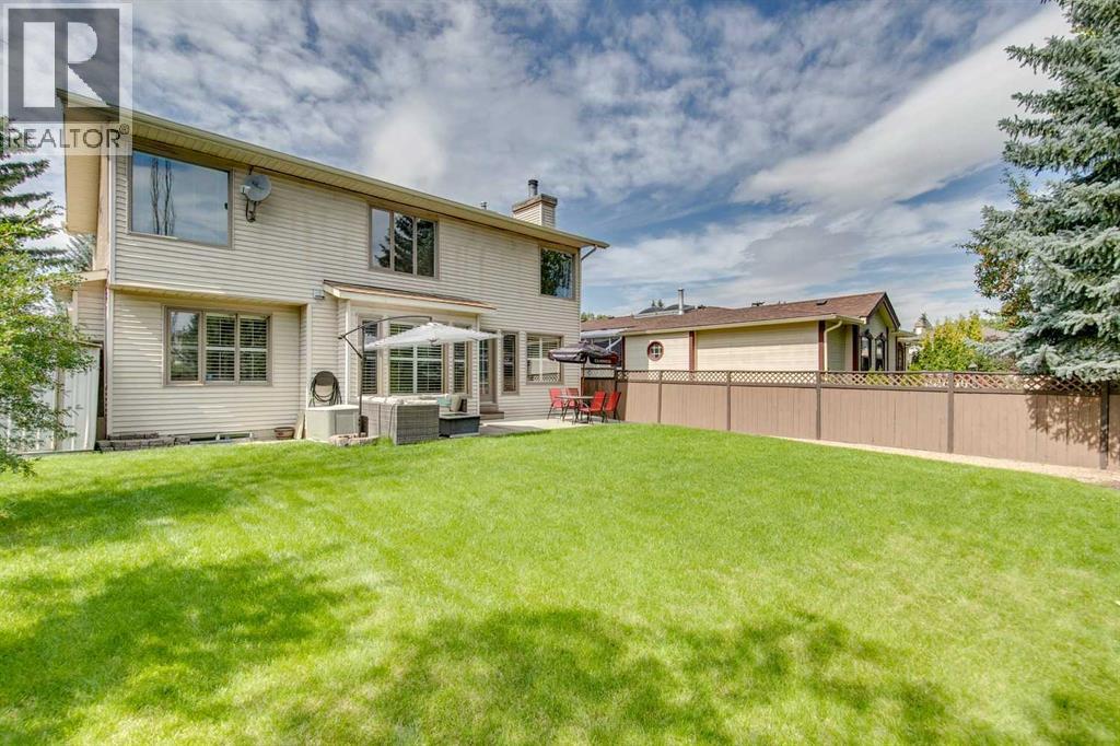 Single Family House for Sale in  Douglasbank Crescent SE Douglasdale/Glen Calgary 