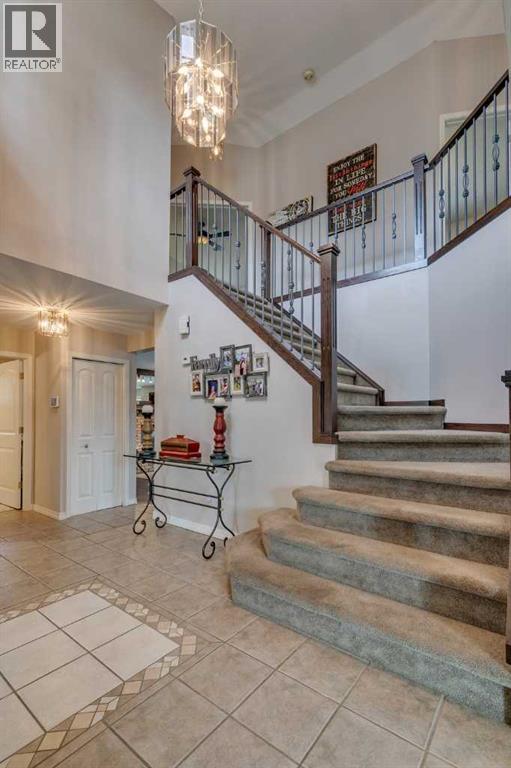 Single Family House for Sale in  Douglasbank Crescent SE Douglasdale/Glen Calgary 