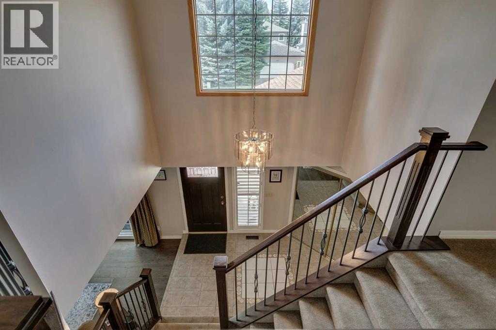Single Family House for Sale in  Douglasbank Crescent SE Douglasdale/Glen Calgary 