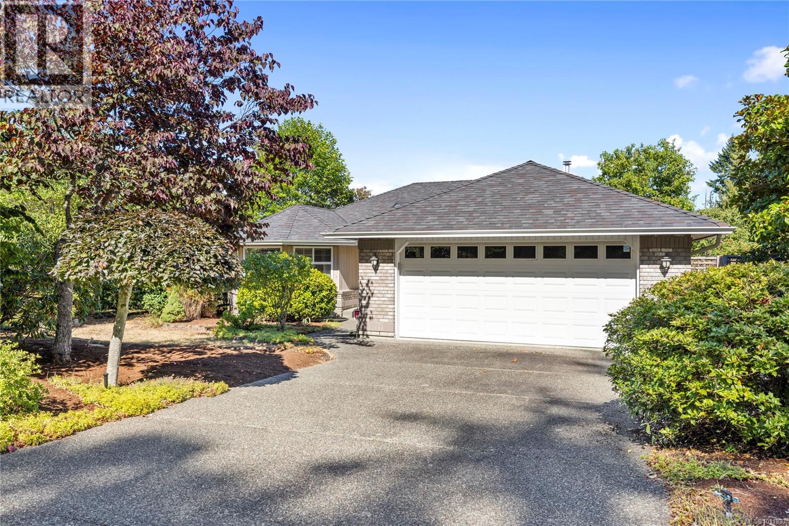 Photo 22 of 560 Country Club Dr, Qualicum Beach BC