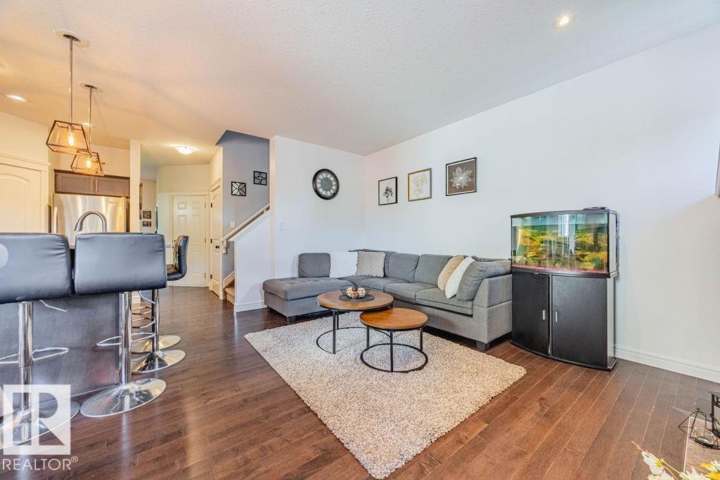 Photo 10 of 4081 Alexander Wy Sw, Edmonton AB