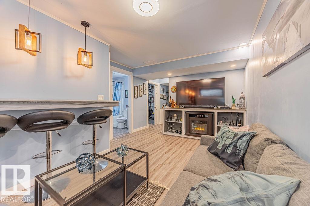 Photo 27 of 4081 Alexander Wy Sw, Edmonton AB