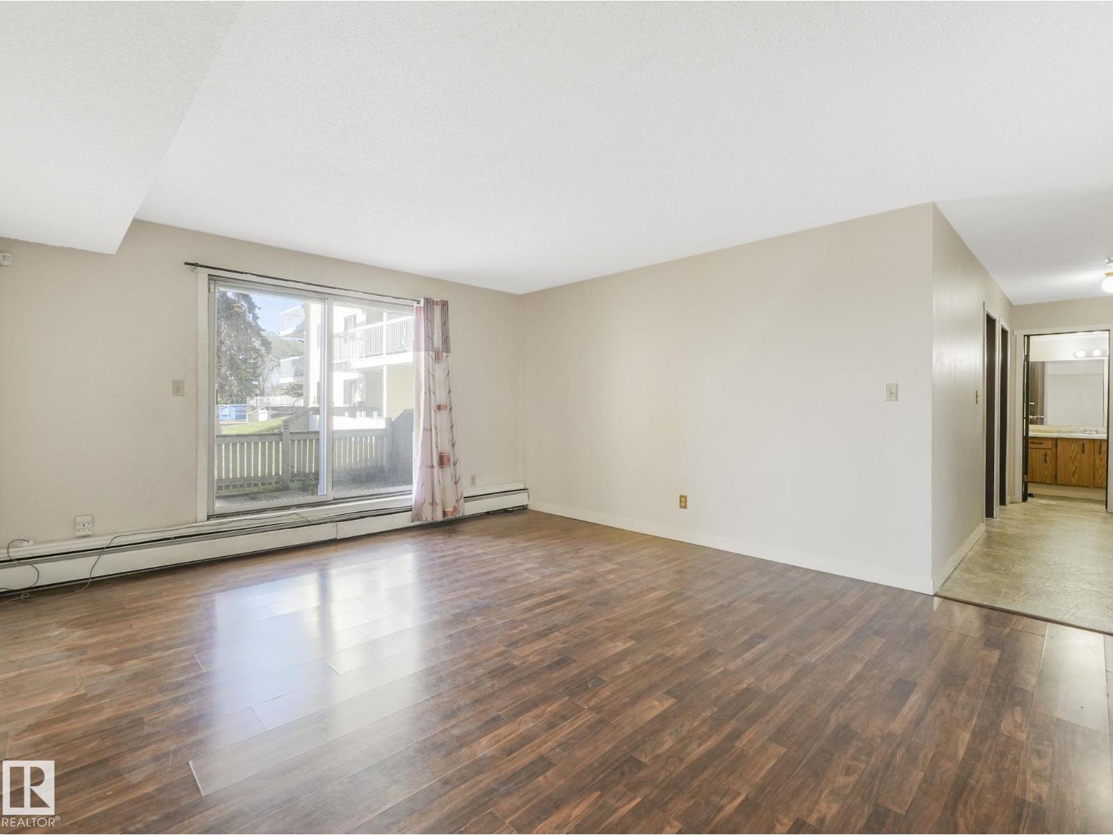 Photo 14 of 108 1945 105 St Nw, Edmonton AB