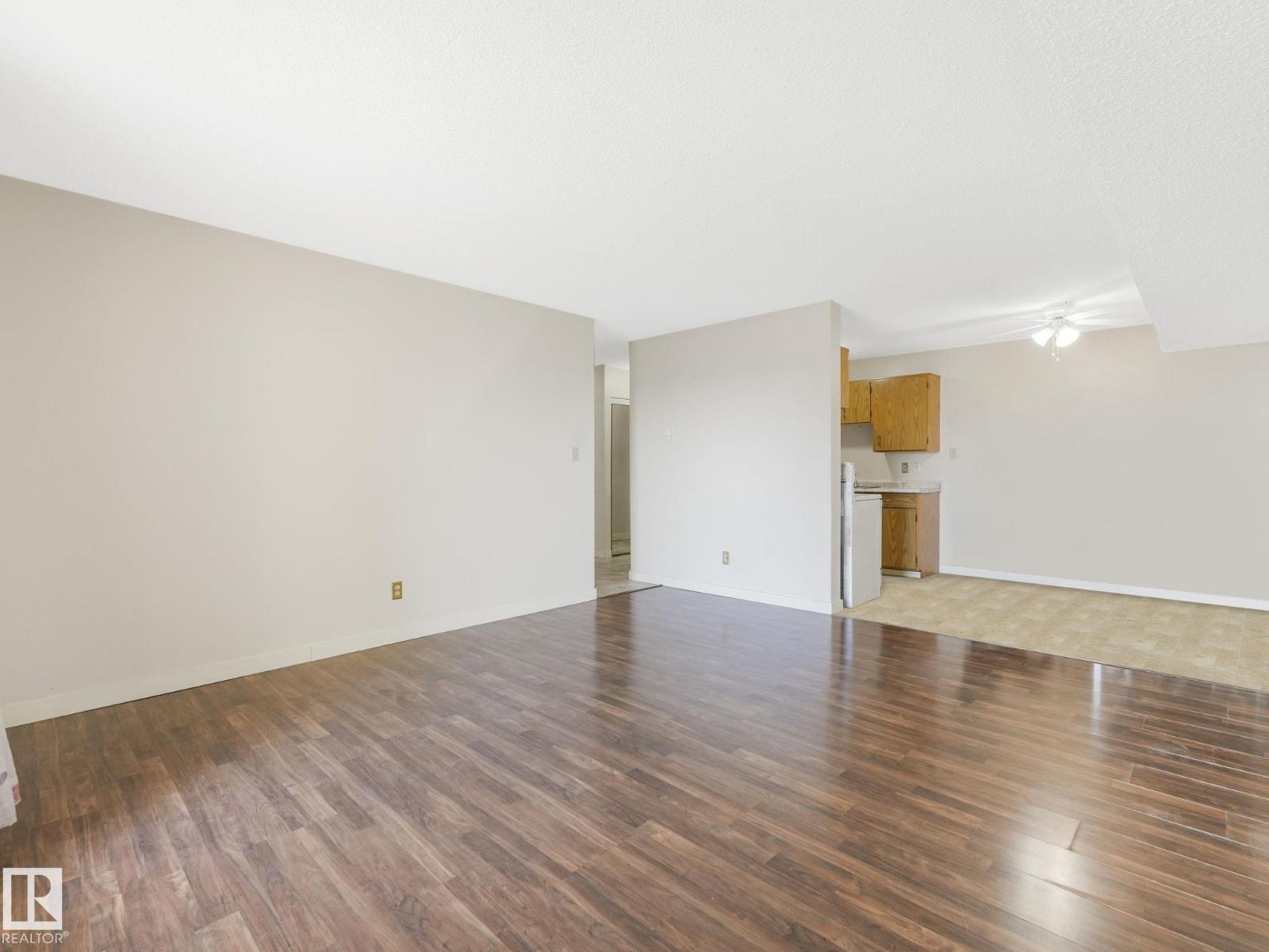 Photo 16 of 108 1945 105 St Nw, Edmonton AB