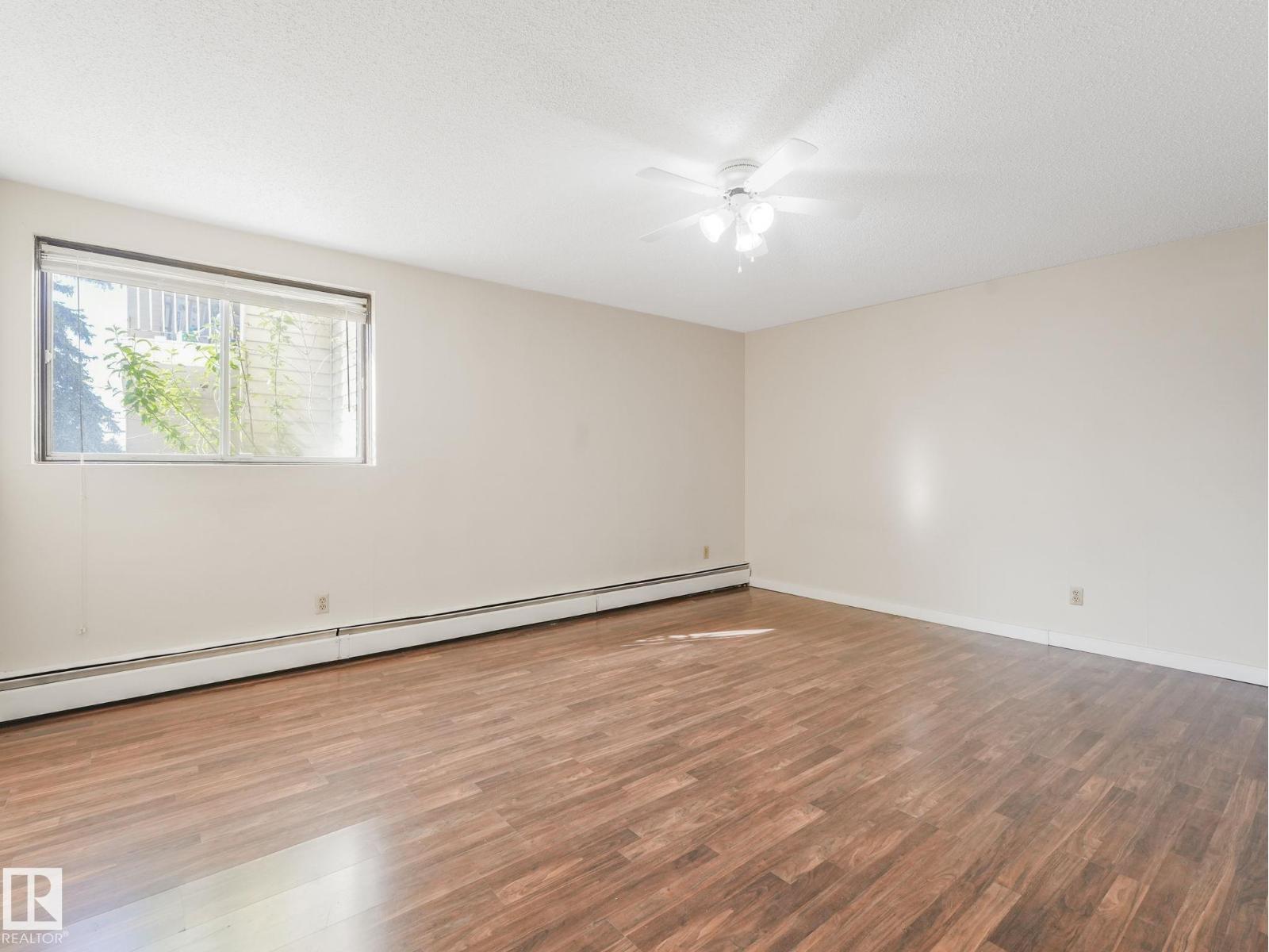 Photo 18 of 108 1945 105 St Nw, Edmonton AB