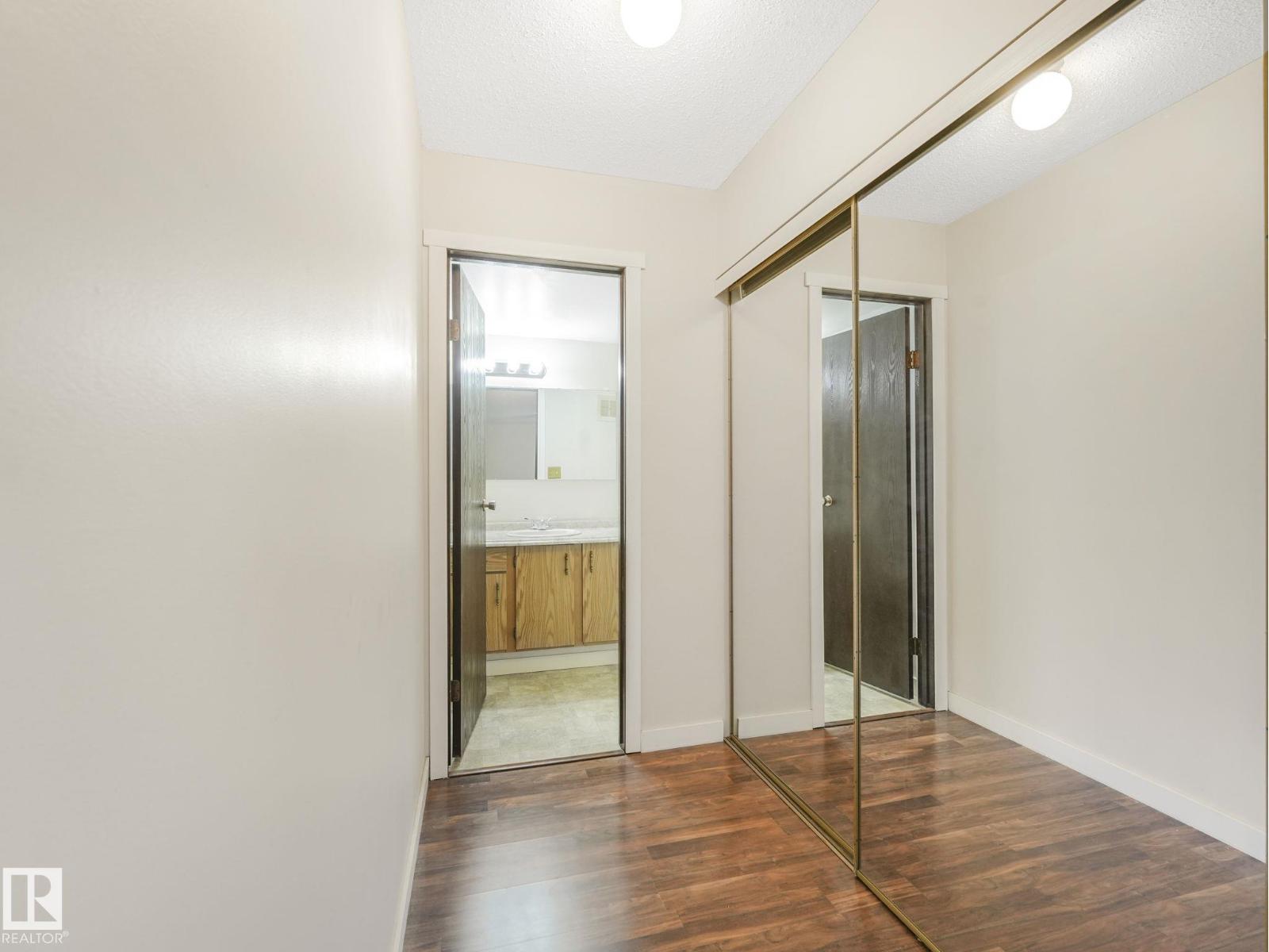 Photo 21 of 108 1945 105 St Nw, Edmonton AB