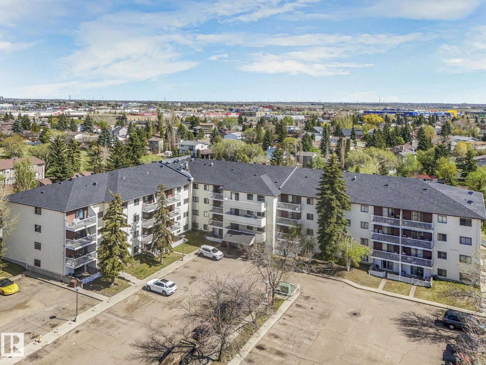 Photo 32 of 108 1945 105 St Nw, Edmonton AB
