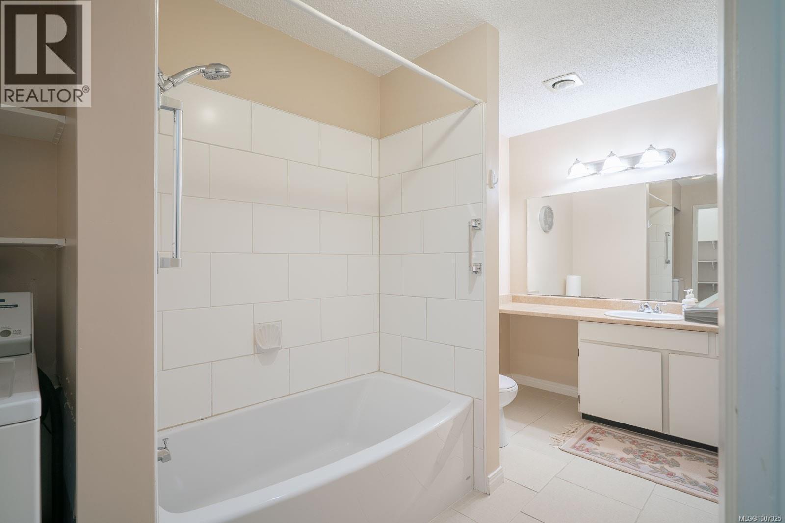 Photo 13 of 10 444 Bruce Ave, Nanaimo BC