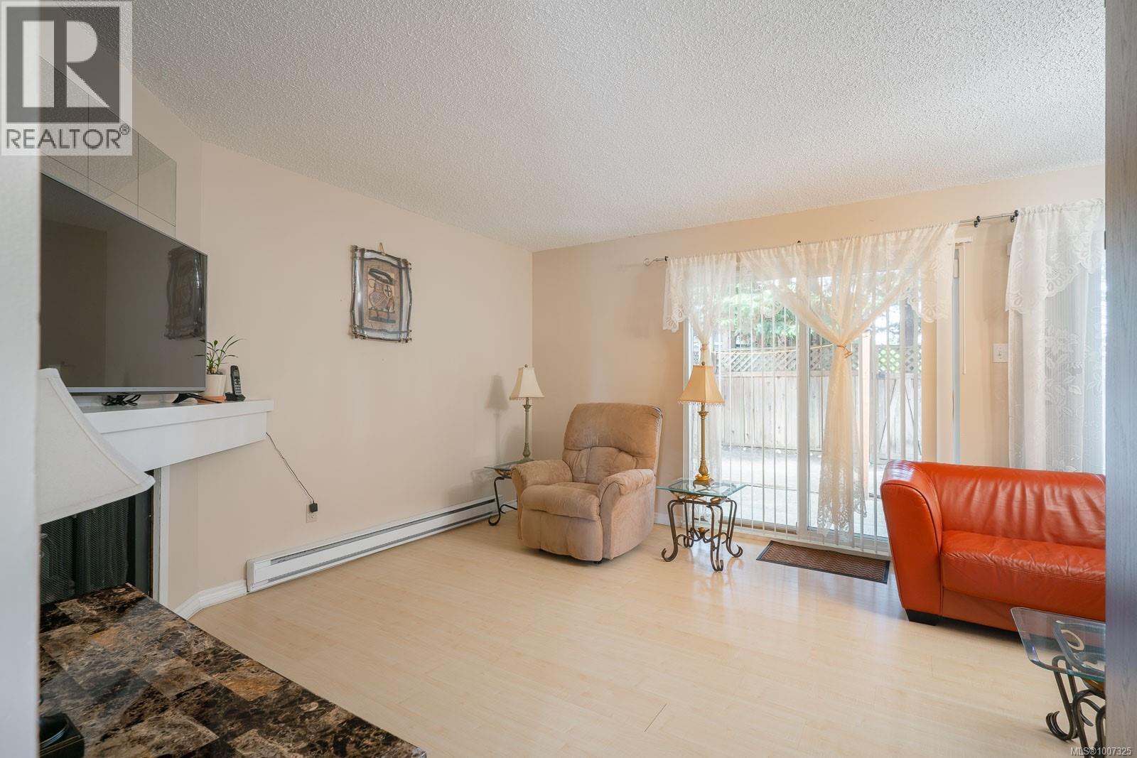 Photo 6 of 10 444 Bruce Ave, Nanaimo BC