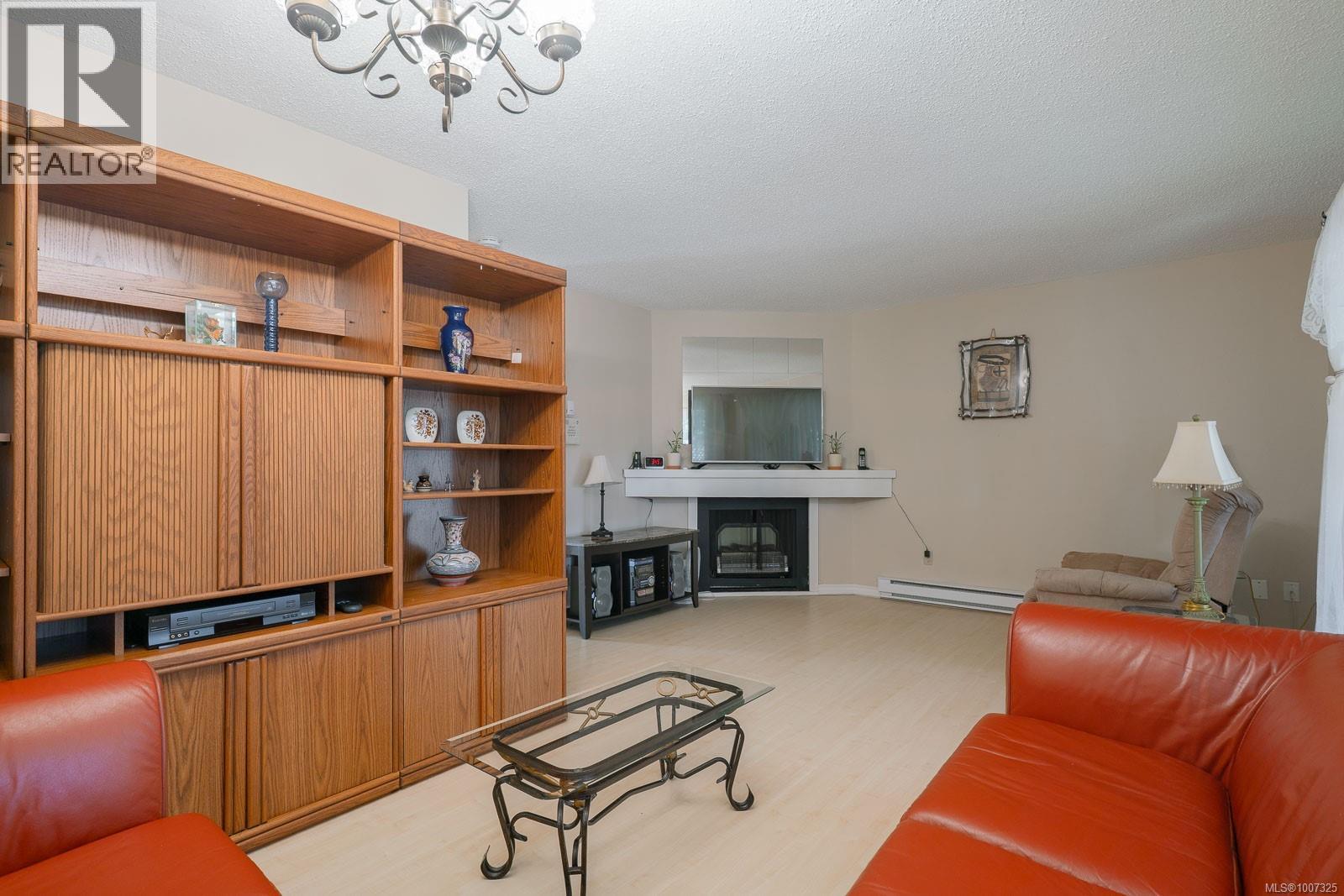 Photo 9 of 10 444 Bruce Ave, Nanaimo BC