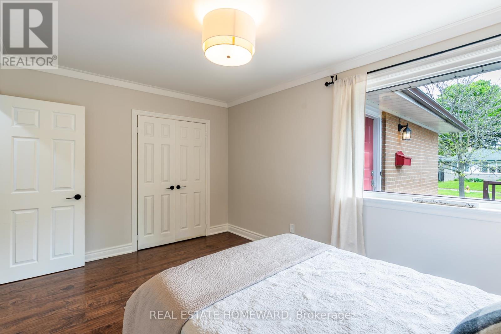 Photo 12 of 20 Woodgarden Crescent, Toronto ON