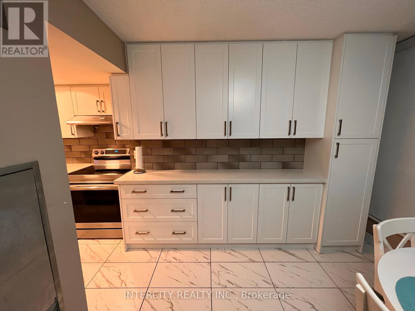 Photo 4 of 410 1 Rowntree Road, Toronto ON