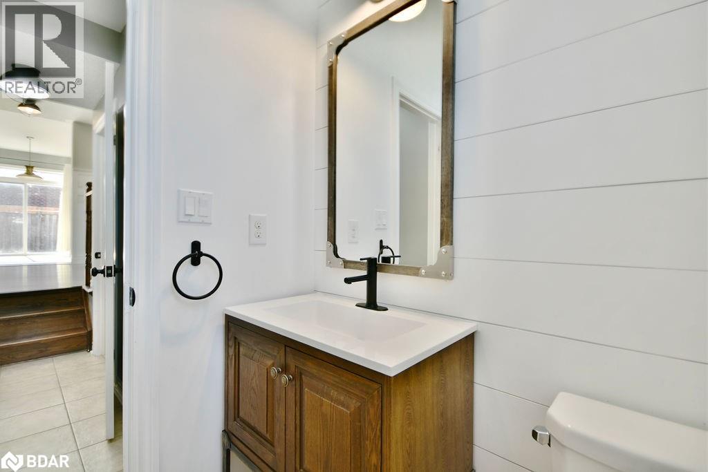 Photo 31 of 166 Succession Crescent, Barrie ON