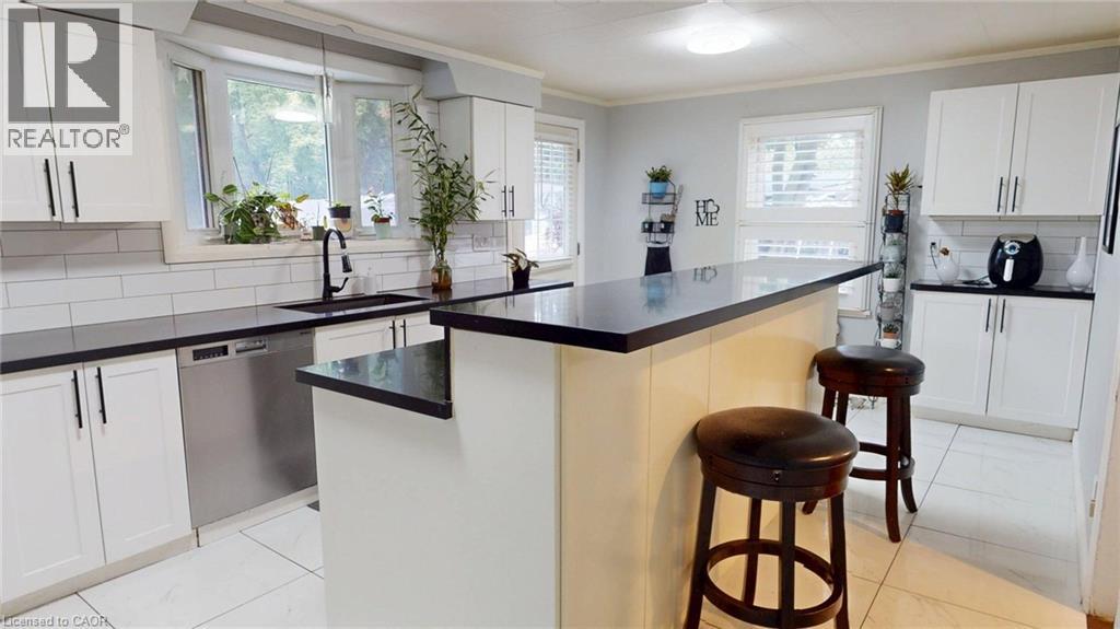 Photo 11 of 272 Grey Street, Brantford ON