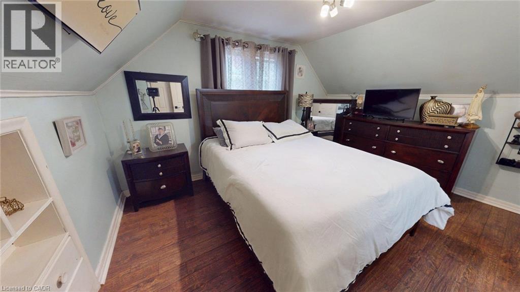 Photo 16 of 272 Grey Street, Brantford ON