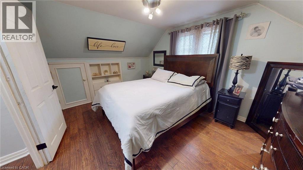 Photo 17 of 272 Grey Street, Brantford ON