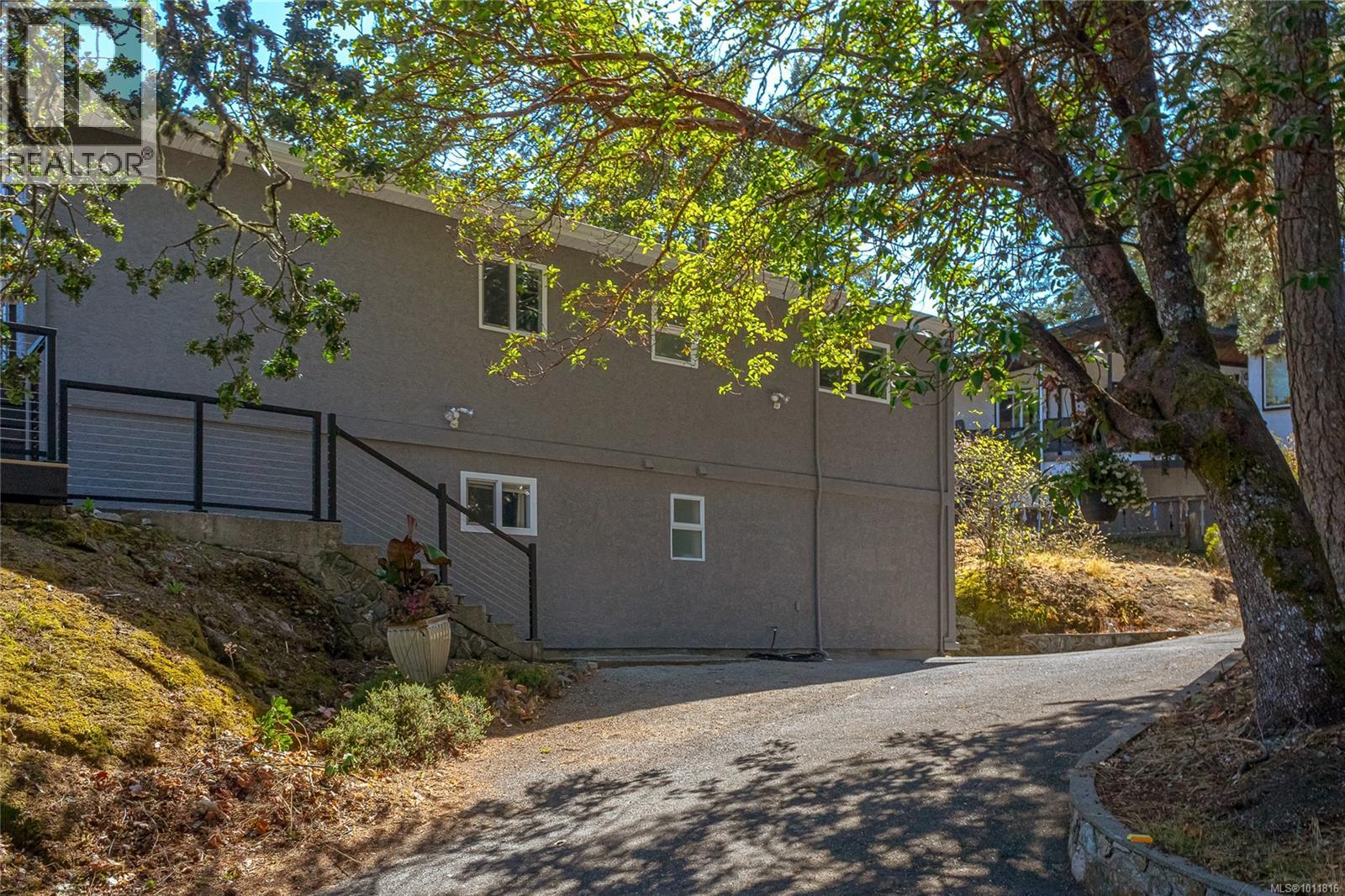 Photo 41 of 104 Dorothy Lane, View Royal BC