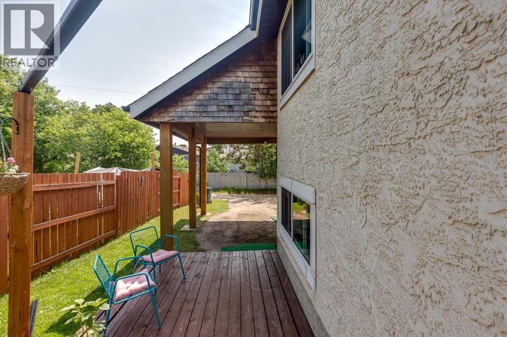 Single Family House 4 Level for Sale in  George Crescent Glendale Red Deer 