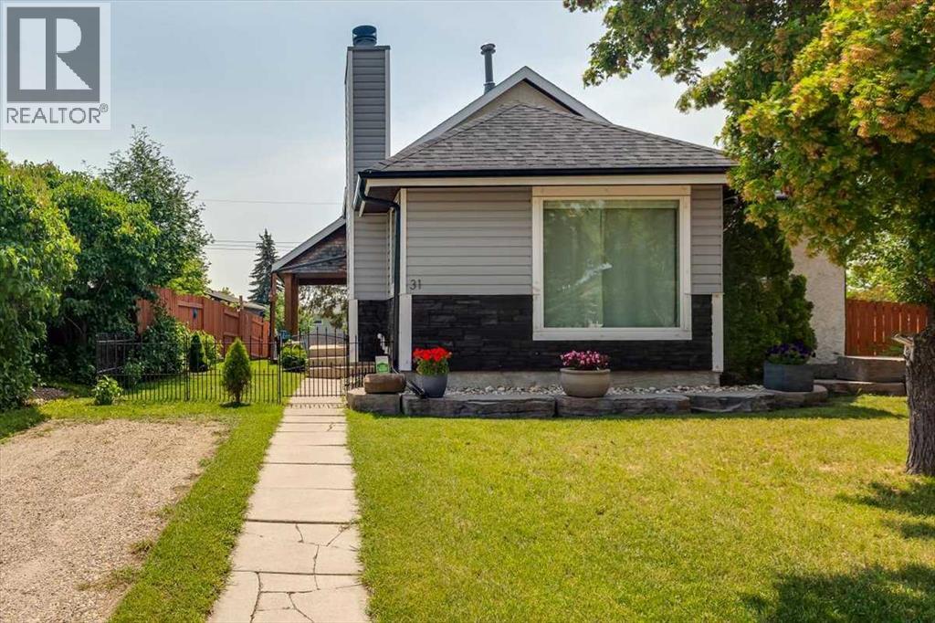 Single Family House 4 Level for Sale in  George Crescent Glendale Red Deer 
