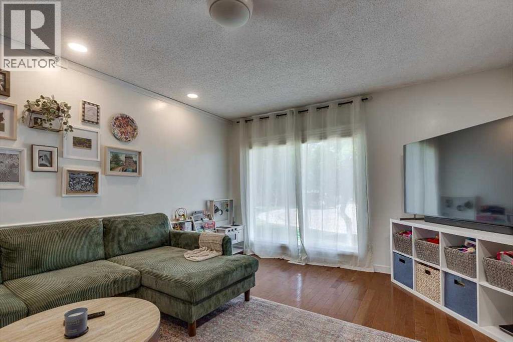 Single Family House 4 Level for Sale in  George Crescent Glendale Red Deer 