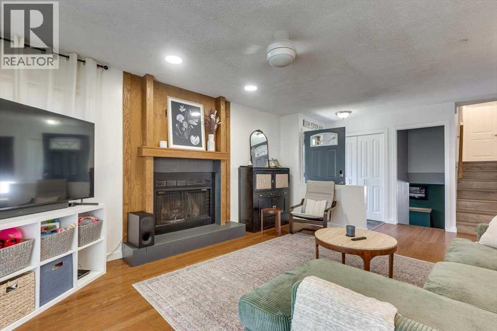 Single Family House 4 Level for Sale in  George Crescent Glendale Red Deer 