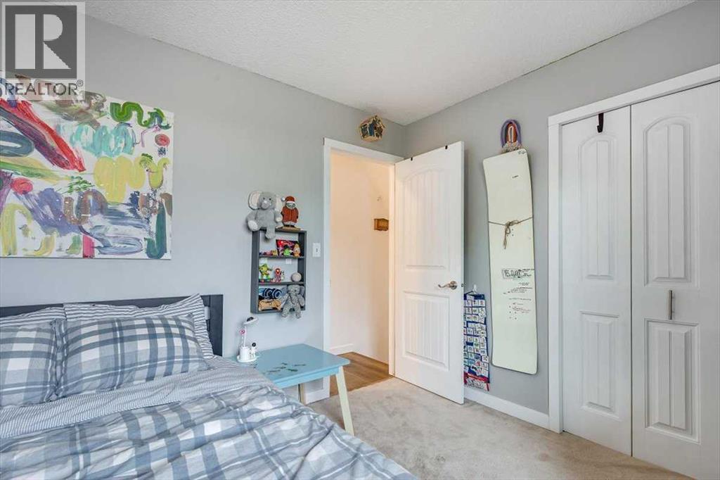 Single Family House 4 Level for Sale in  George Crescent Glendale Red Deer 