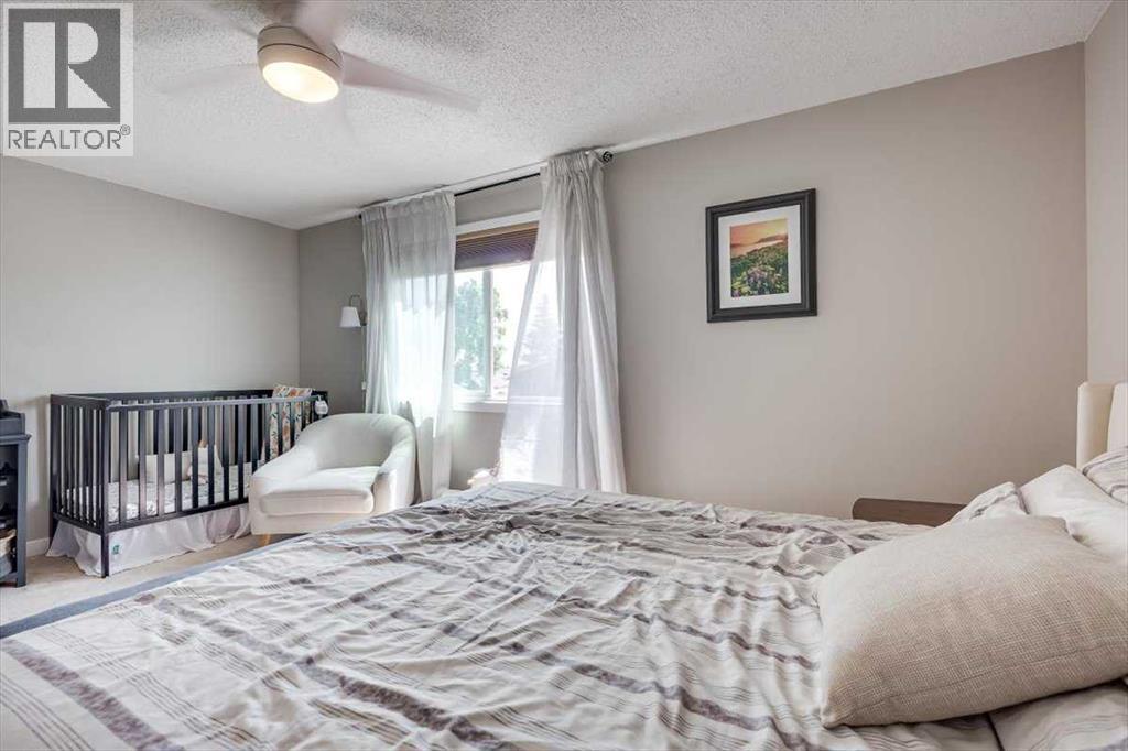 Single Family House 4 Level for Sale in  George Crescent Glendale Red Deer 