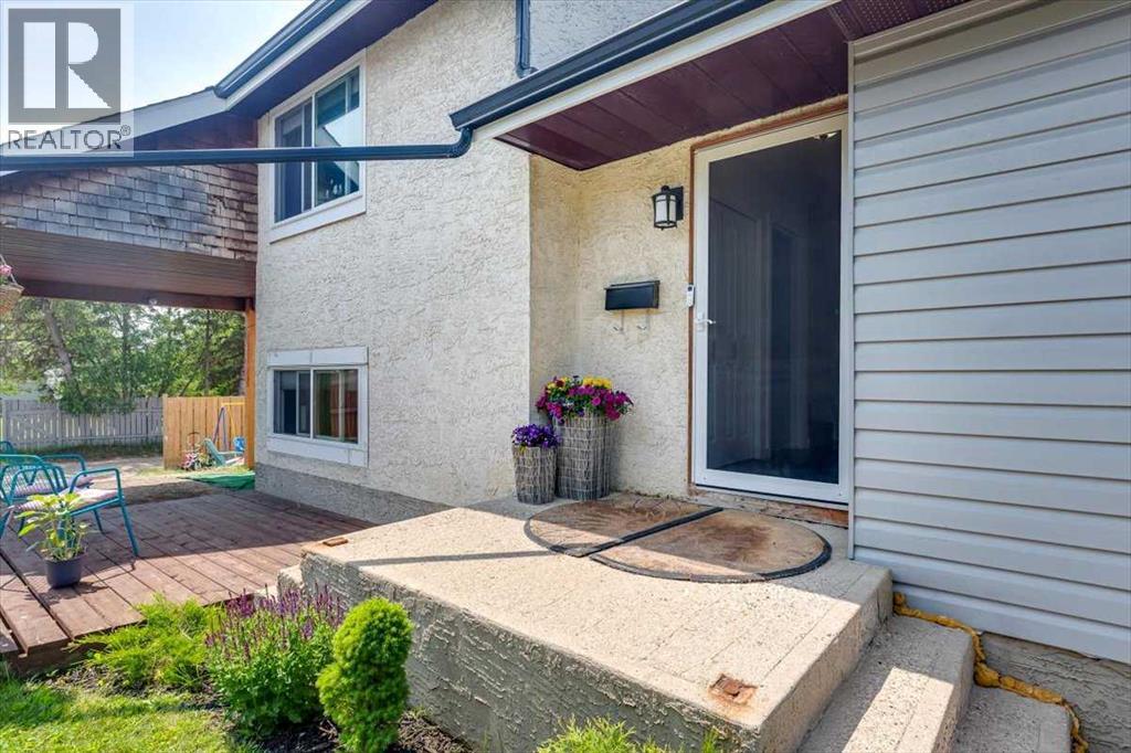 Single Family House 4 Level for Sale in  George Crescent Glendale Red Deer 
