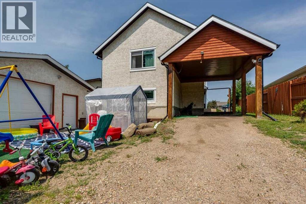 Single Family House 4 Level for Sale in  George Crescent Glendale Red Deer 