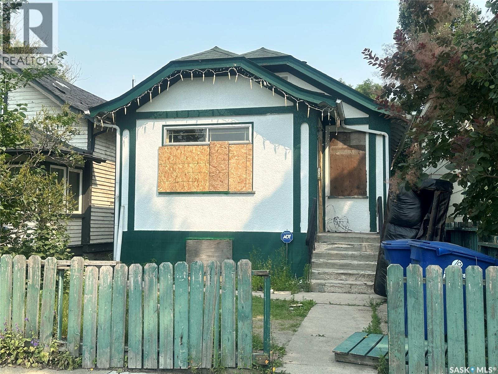 Photo 1 of 128 F Avenue S, Saskatoon SK