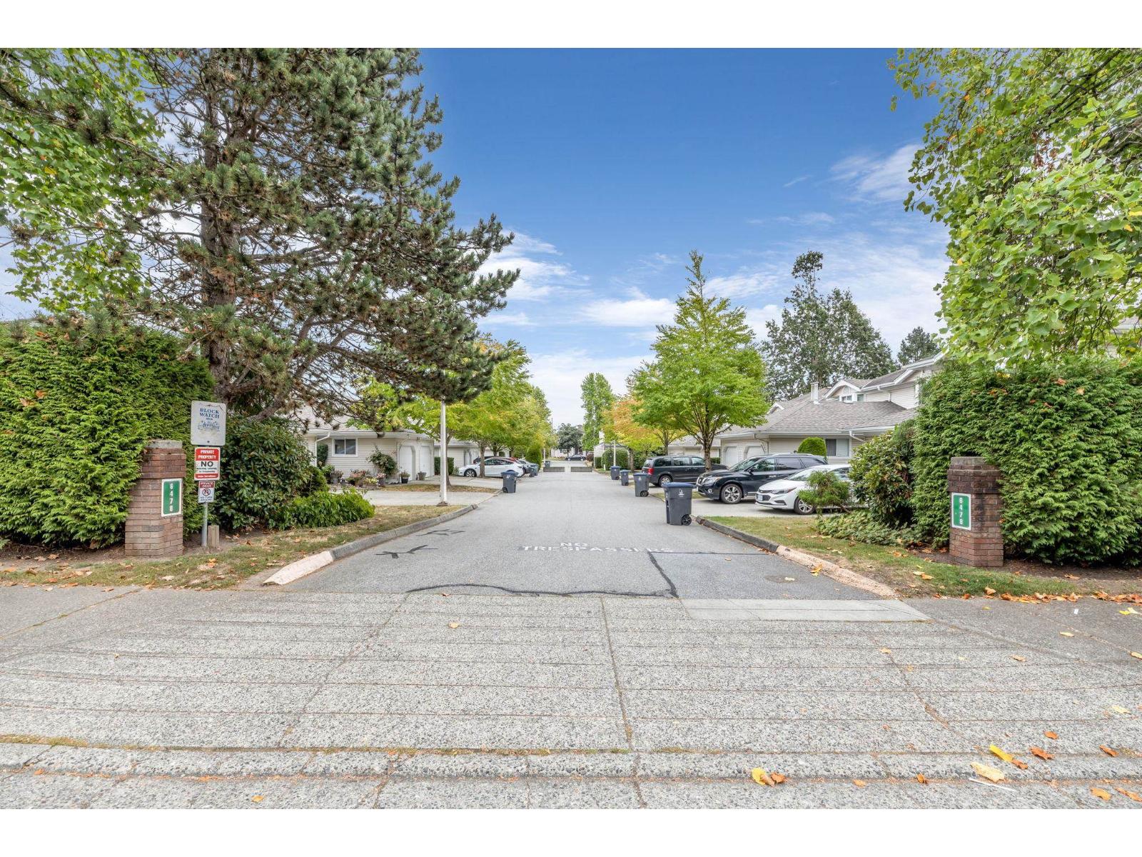 Photo 2 of 17 6478 121 Street, Surrey BC
