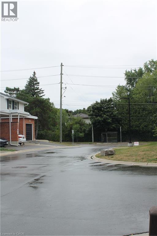 Photo 4 of 399 Keats Way Unit 4, Waterloo ON
