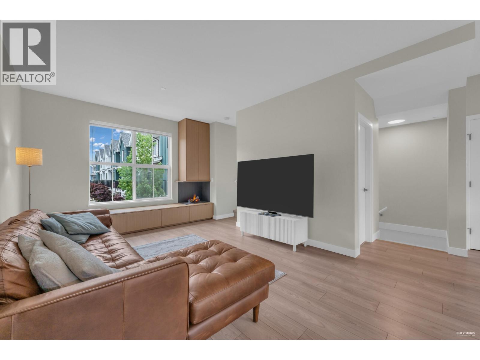 Photo 2 of 83 488 Furness Street, New Westminster BC