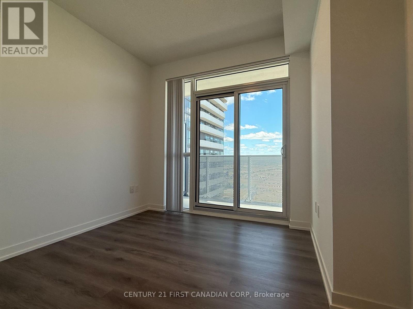 Photo 5 of D 3705 28 Interchange Way N, Vaughan ON