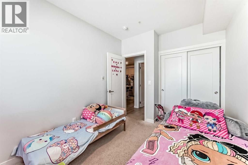 Single Family House for Sale in   Shawnee Square Shawnee Slopes Calgary 