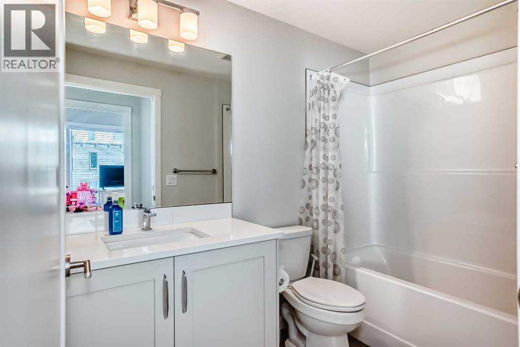 Single Family House for Sale in   Shawnee Square Shawnee Slopes Calgary 