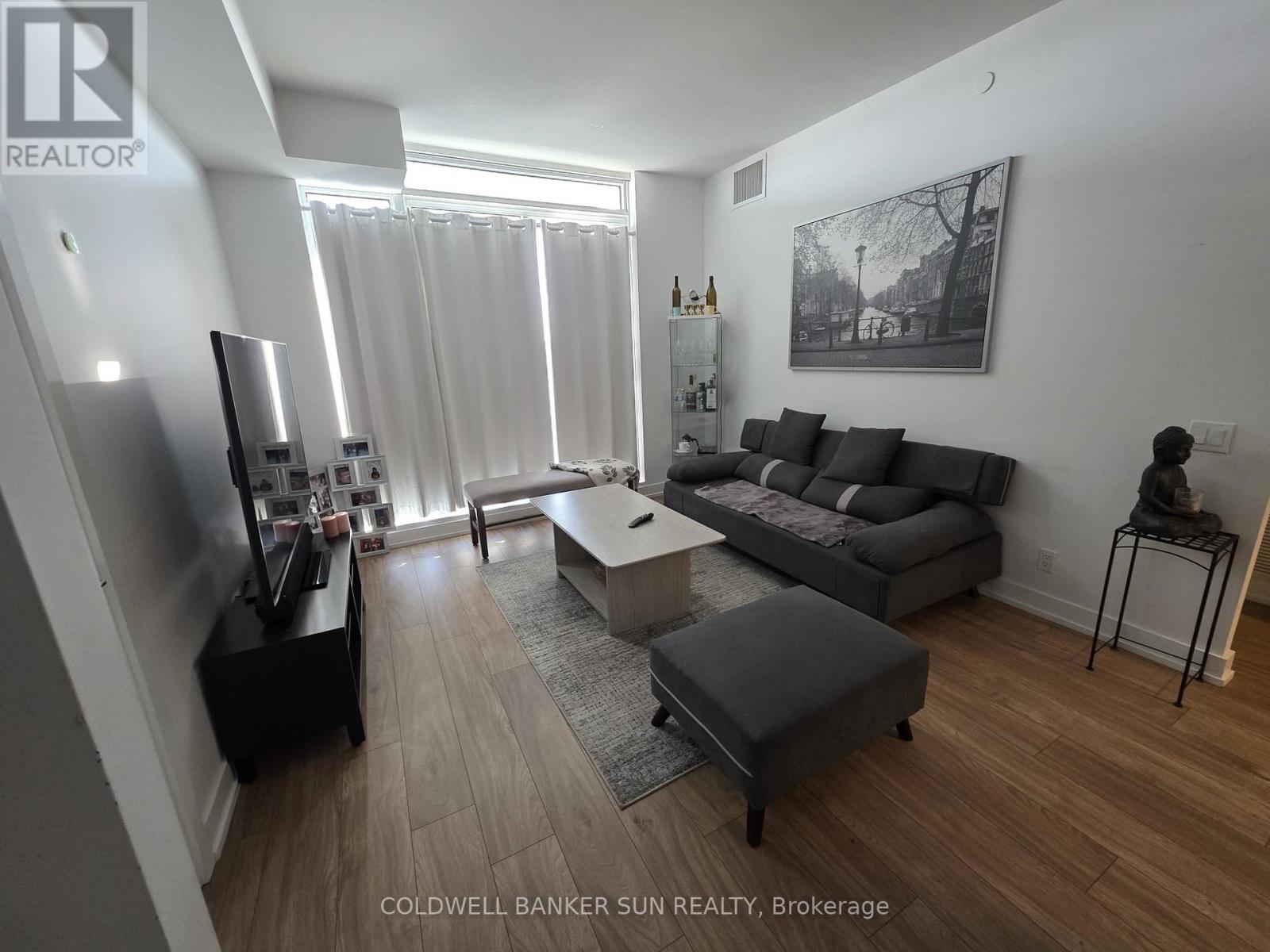 Photo 5 of 601 215 Veterans Drive, Brampton ON