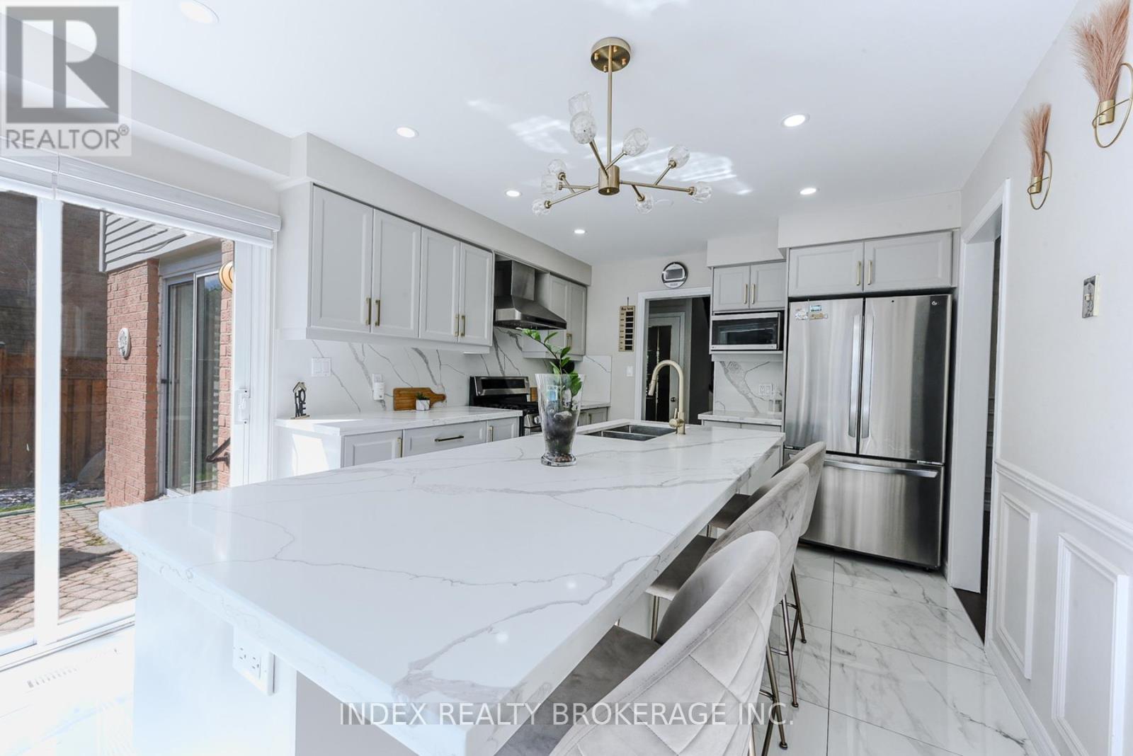 Photo 12 of 6101 Edenwood Drive, Mississauga ON