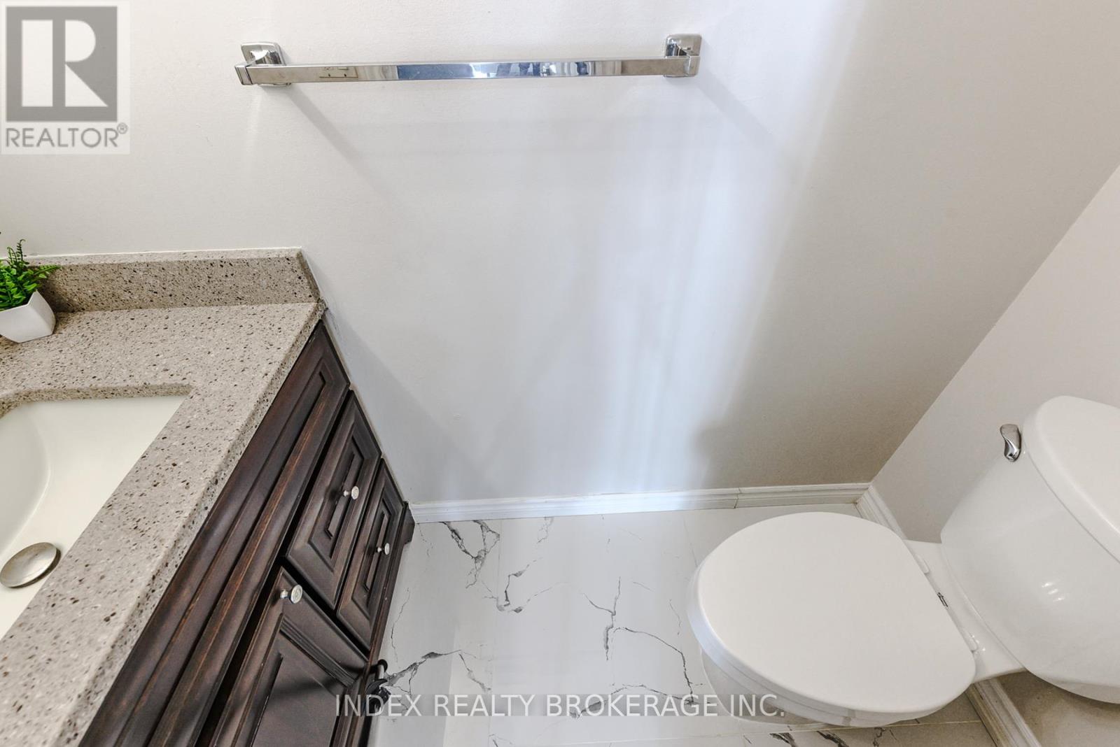 Photo 15 of 6101 Edenwood Drive, Mississauga ON