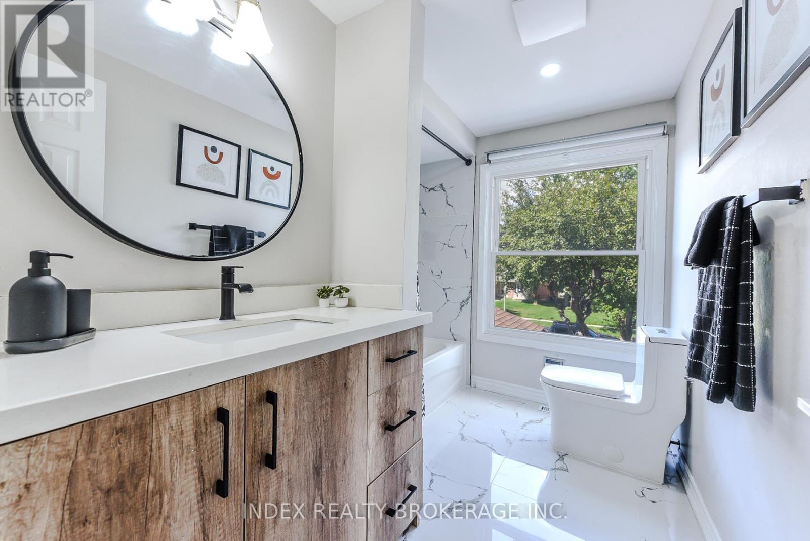 Photo 19 of 6101 Edenwood Drive, Mississauga ON