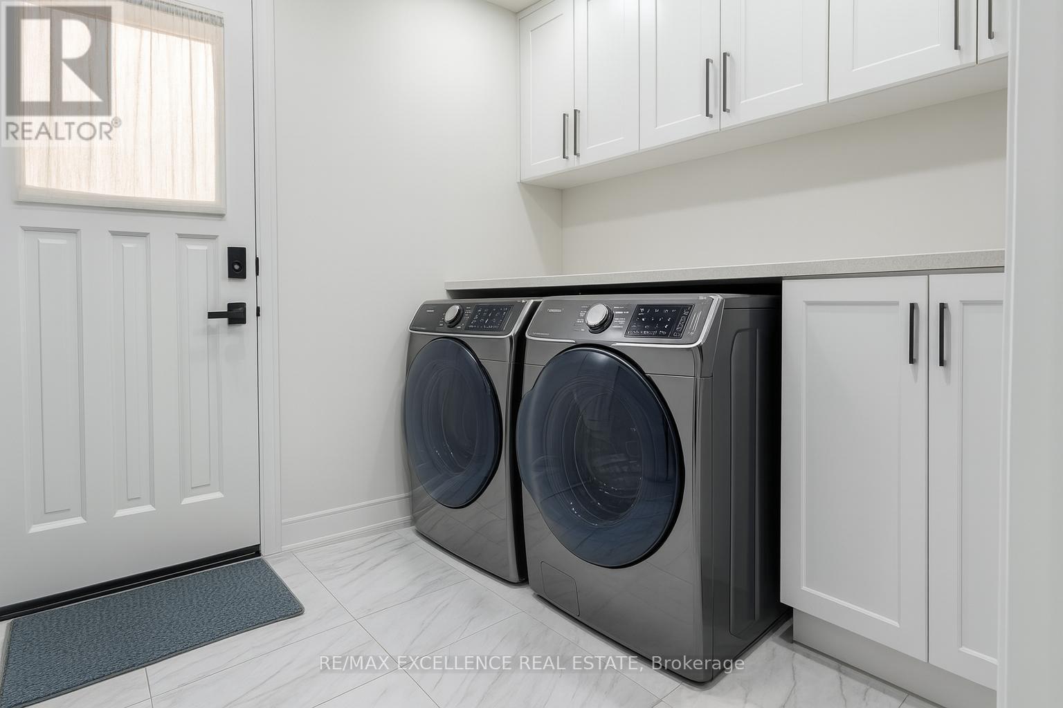 Photo 18 of 280 Hansen Road N, Brampton ON