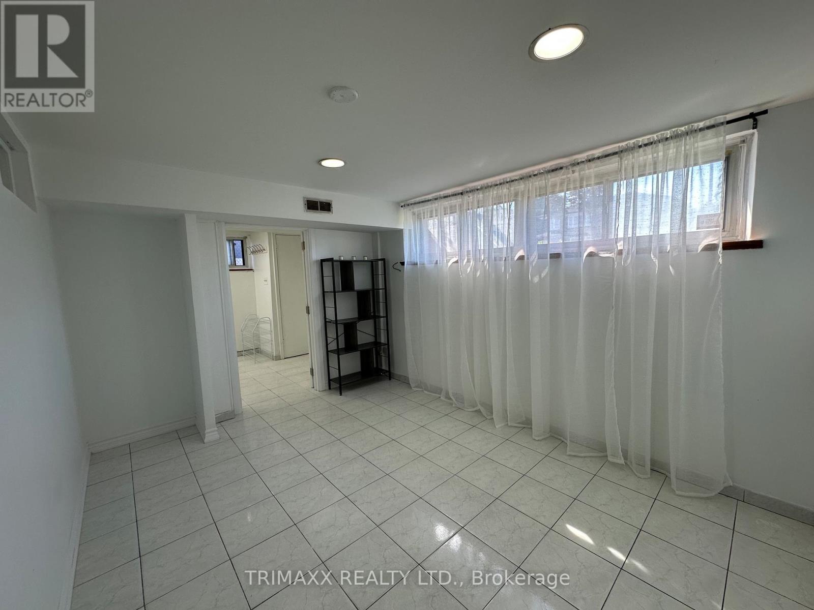 Photo 13 of Basement 14 Brigham Circuit W, Toronto ON