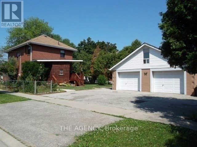 Photo 3 of Main 655 Browns Line, Toronto ON